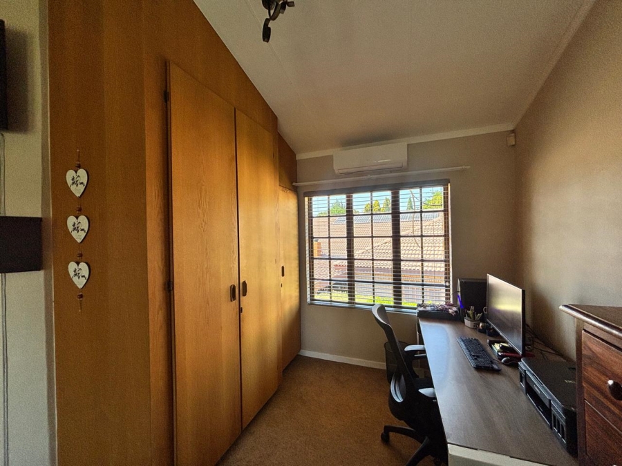 3 Bedroom Property for Sale in Mooivallei Park North West